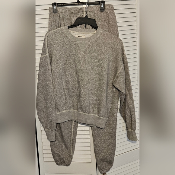 Buck Mason Gray Sweatshirt and Sweatpants Set - Picture 1 of 13